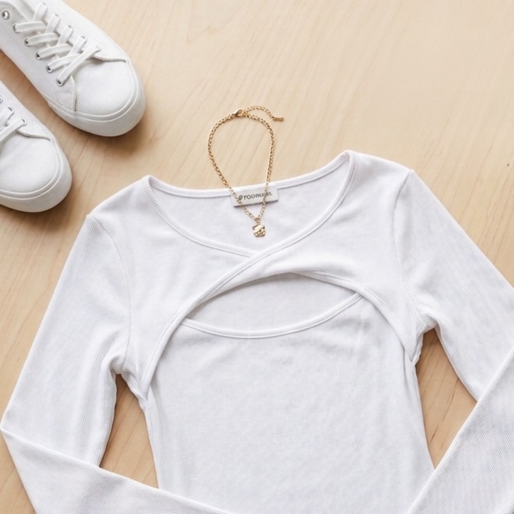 NWT Ella White Long Sleeve Cut-Out Top
